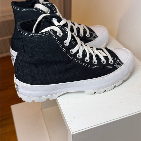 CONVERSE ALL STAR BLACK AND WHITE HIGH TOP LUGGED SNEAKER. Women’s size 8.5 - Picture 6 of 16